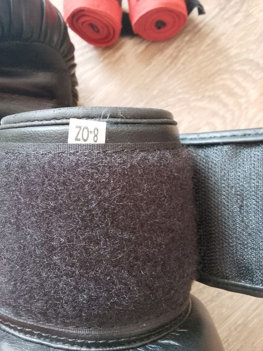 Продам боксерские перчатки.8 унций.