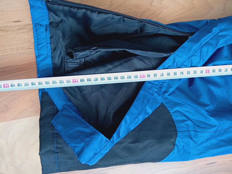 Нови ски гащеризони 52/54 размер