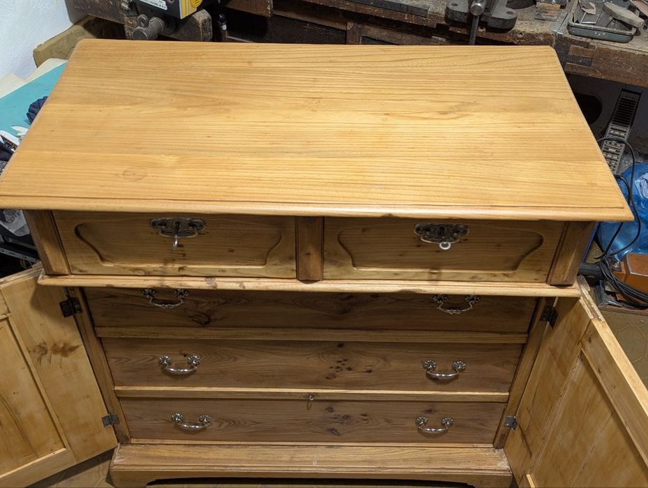 Продам старинный дубовый комод