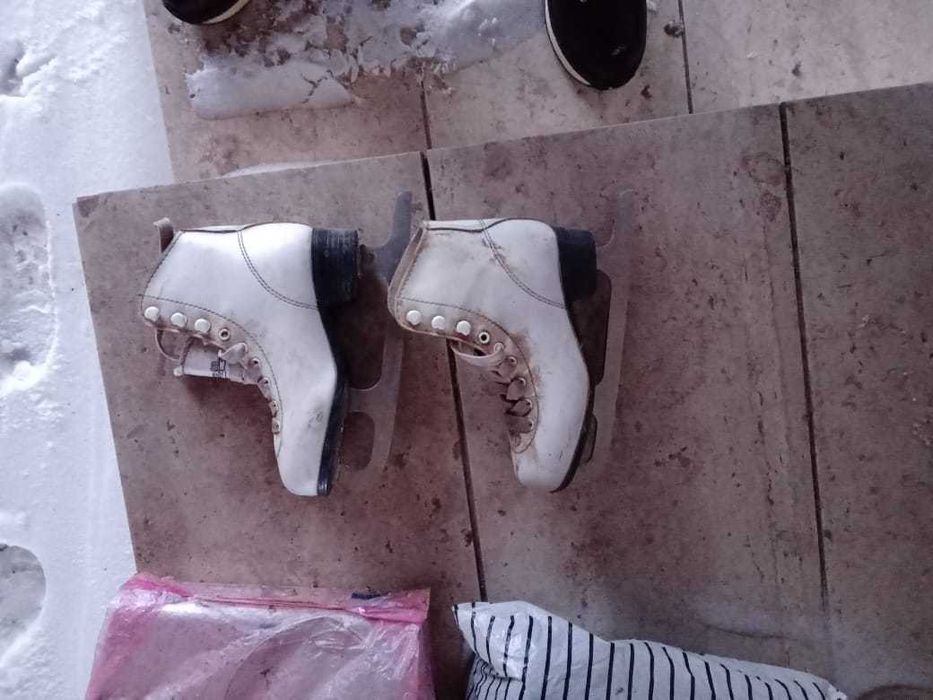 Кішкентайларға коньки сатылады