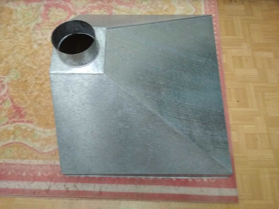 Вытяжка кухонная продается.