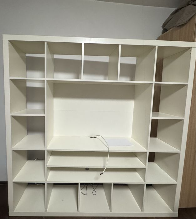 Mobilă IKEA – etajeră/bibliotecă, culoare albă