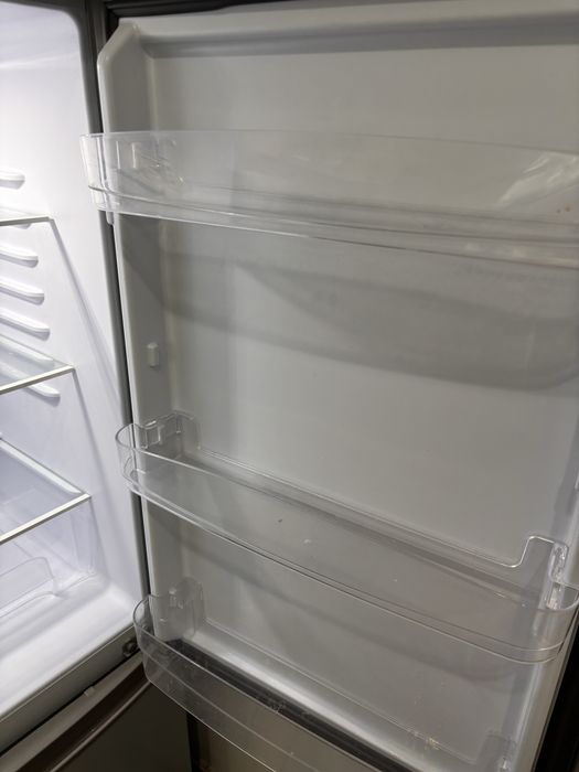 Холодильник Бирюса