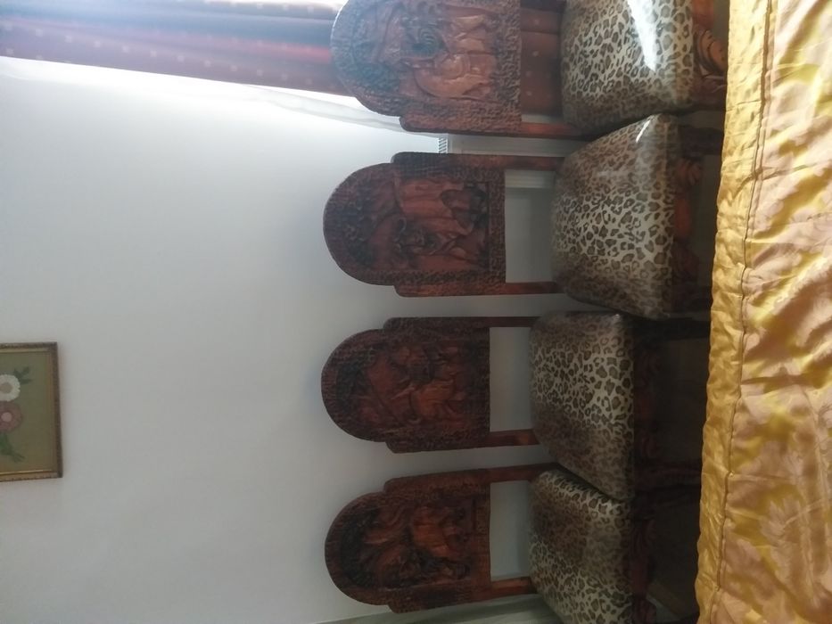 Vand scaune sculptate