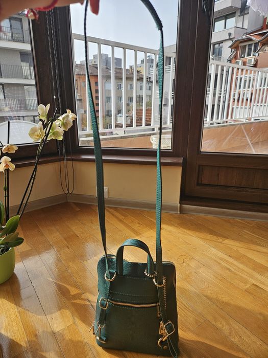 Чанта раница в зелено