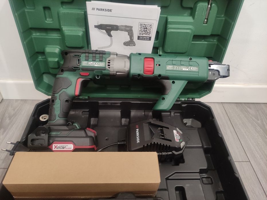 Bormasina filetanta pentru rigips Parkside cu acumulator 20 V