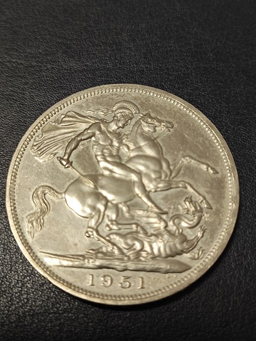 Продавам английски монети