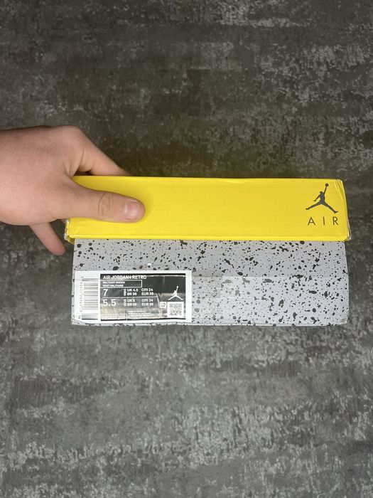 Jordan 4 Retro Lightning