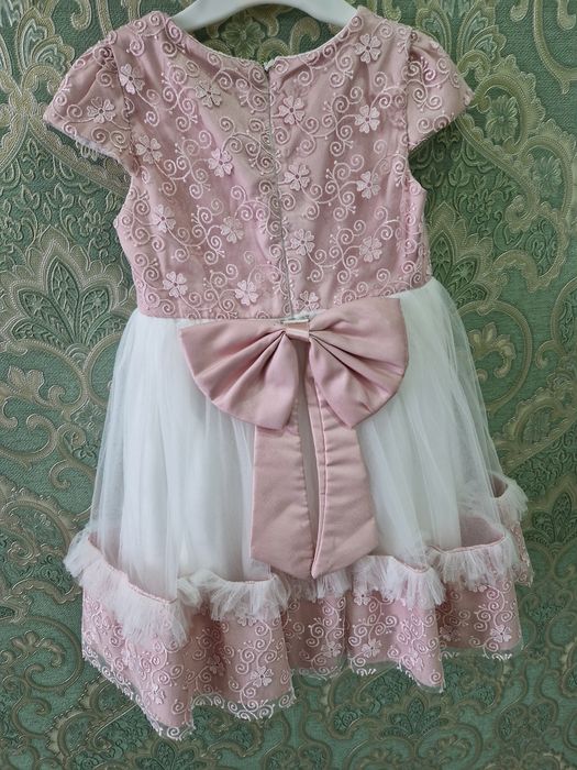 Платье на 4-5 лет