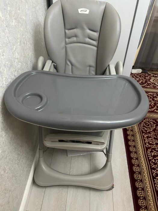 Продам детский стульчик для кормления Teknum