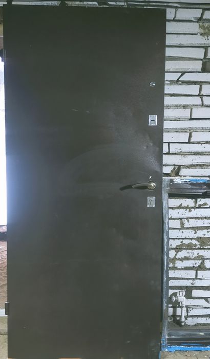 Продам Входной Железный дверь.