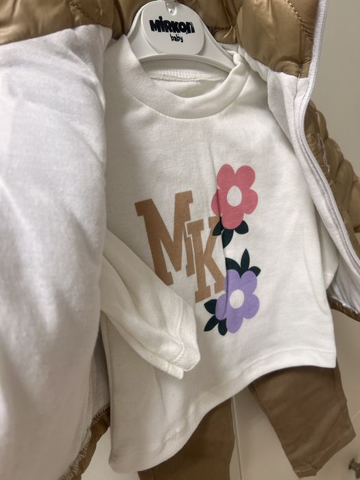 Продам костюм тройку для малышей