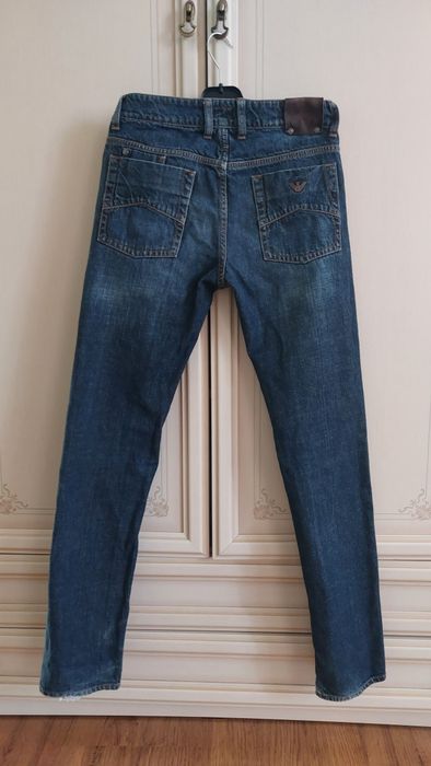 Джинсы от Armani Junior.