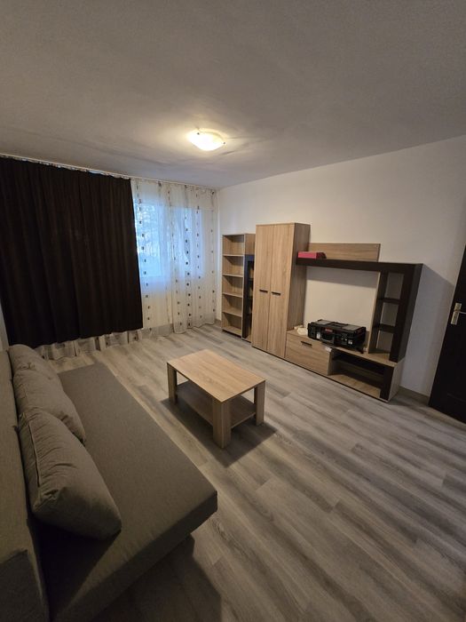 Proprietar Inchiriez apartament 2 camere, Str. Liviu Rebreanu peste drum de Spitalul Judetean