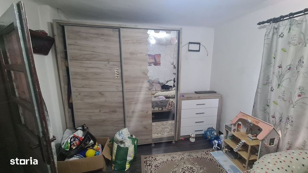 Casă de vânzare în comuna Valea Iașului, sat Mustățești, județ Argeș.