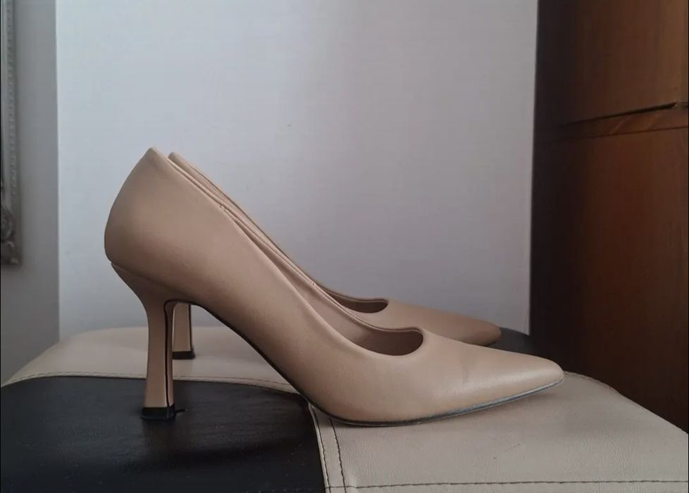 Pantofi crem Reserved