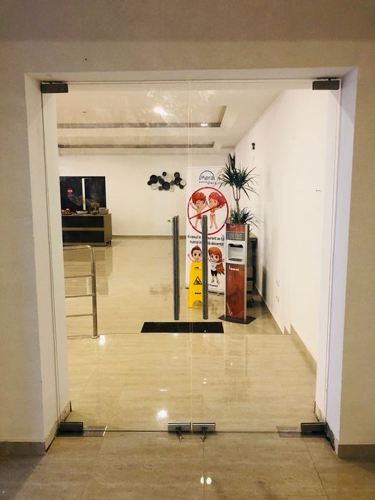 Usi din sticla securizata