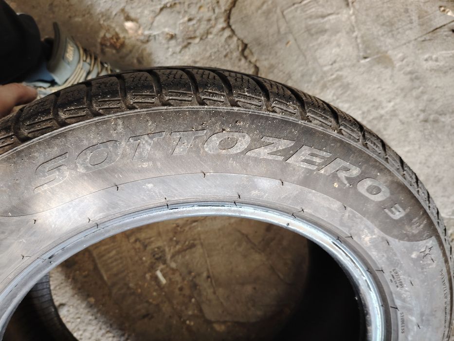 225/60 R17 Pirelli Sottozero M+S DOT 2033