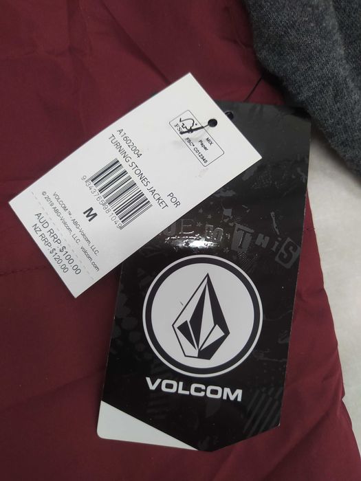 Ново Volcom яке М размер