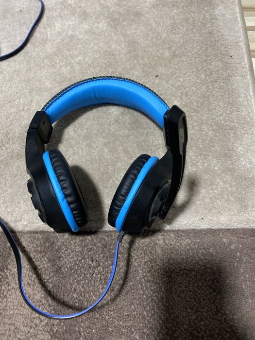 Продава геймарски слушалки