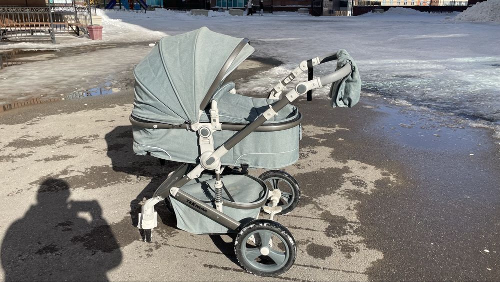 Продам коляску Teknum