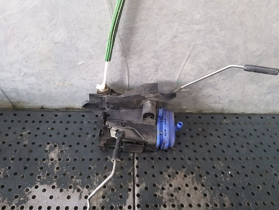 Broasca usa stanga spate audi a3 8l 8d0839015a