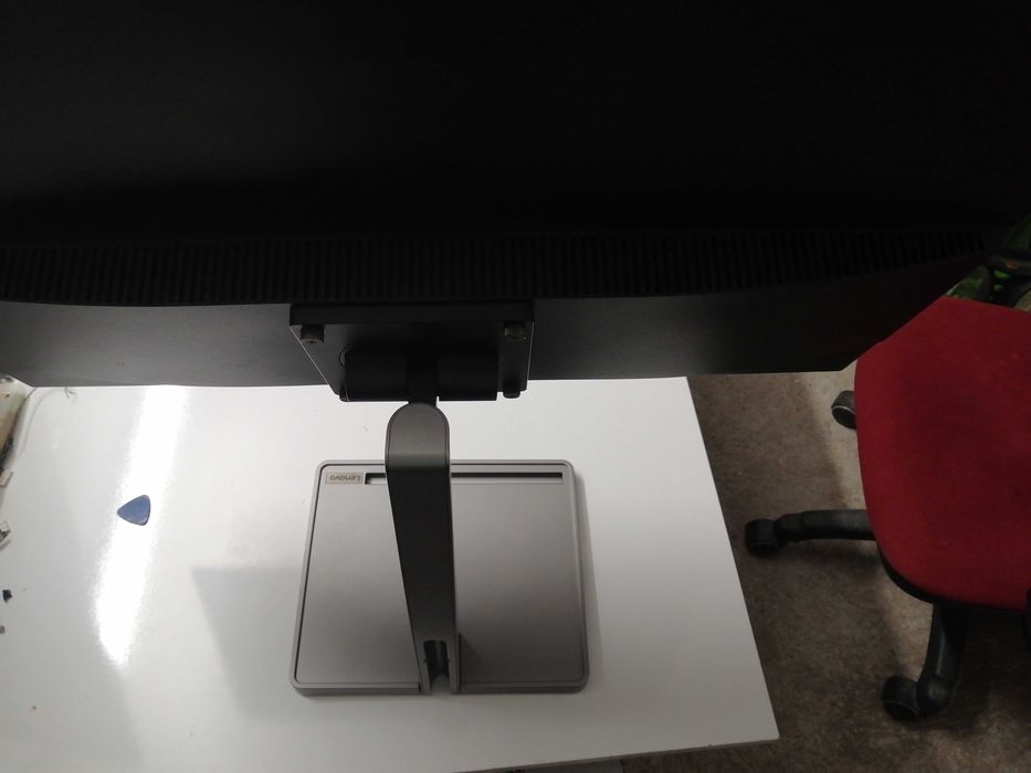Монитори за части Eizo flexscan  2450 и Lenovo L27M - 30 u HP HSTND-2421-A