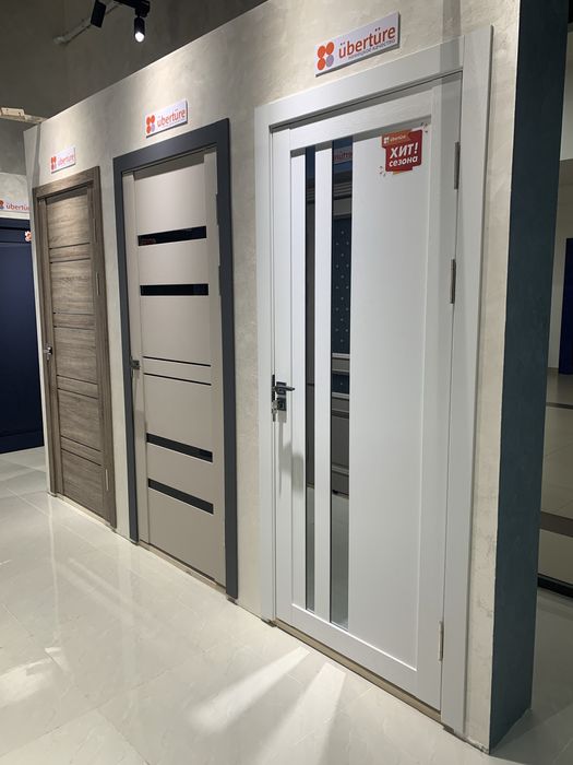 Vitrina eshiklar sotiladi