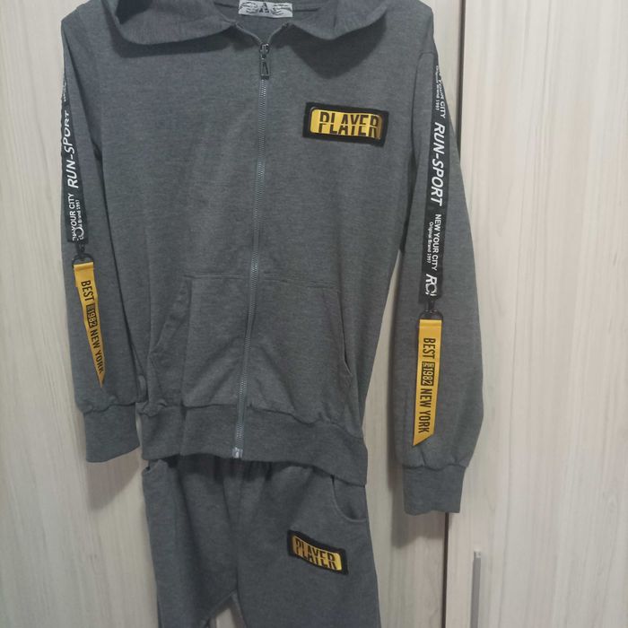 Четири блузи за юнак