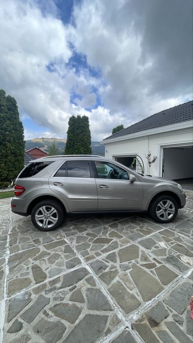 Mercedes-Benz ML 320 CDI V6 – 2009 – 229.000 km