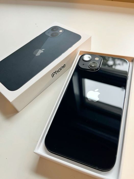 iPhone 13 - 256ГБ