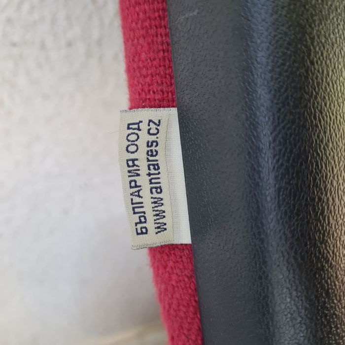 Офис стол посетителски