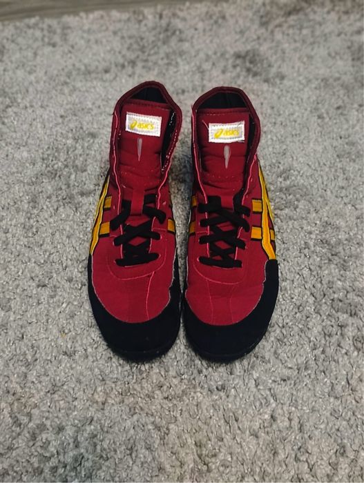 Продаю борцовки Asics Tiger