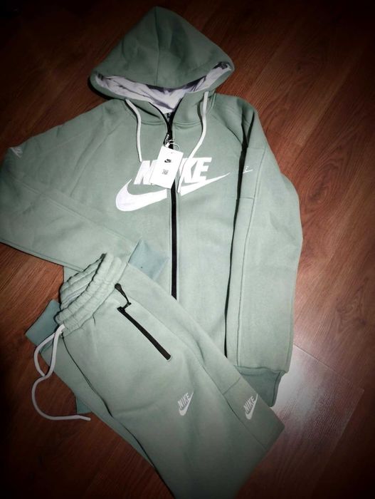 Ватирани екипи Nike