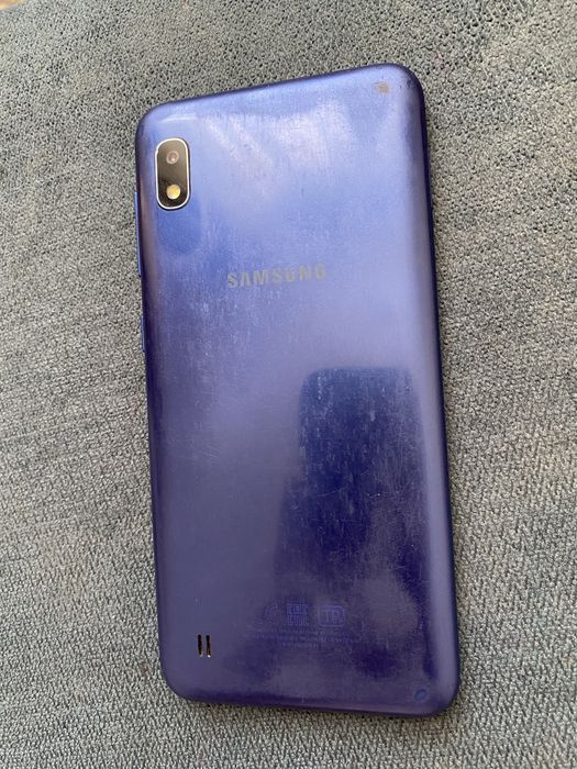 Продам Samsung A10.