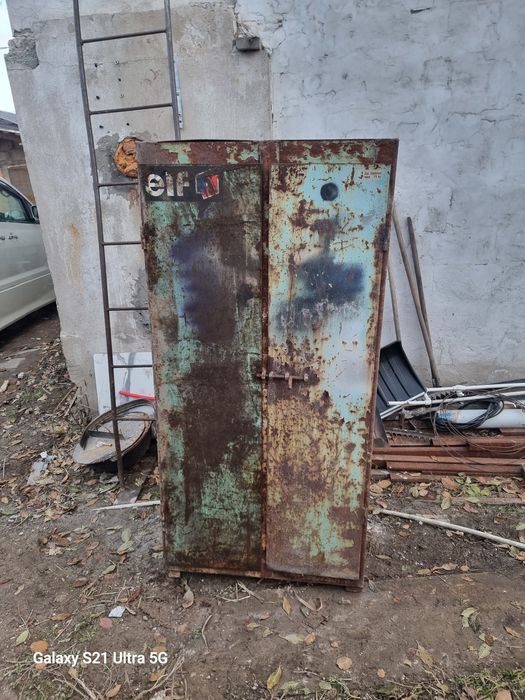 Продам металический .