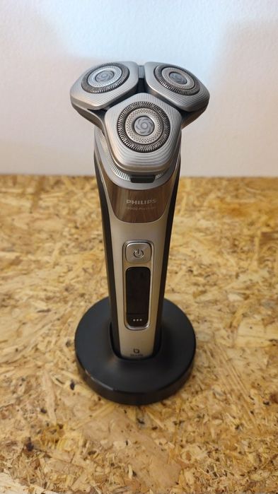 Aparat electric de barbierit PHILIPS Seria i9000 Pestige XP9204/30, barbierit umed/uscat, cap Precision Flexing 360, tehnologie Triple Action Lift&Cut
