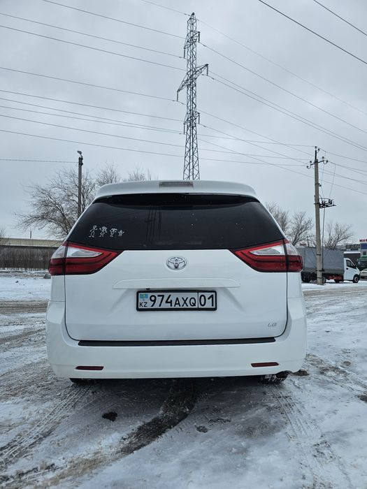 Продам Toyota Sienna