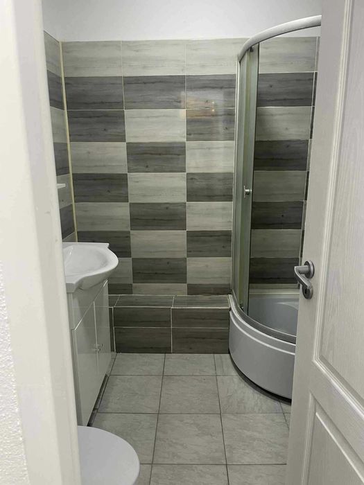Inchiriez apartament decomandat in Sibiu Terezian