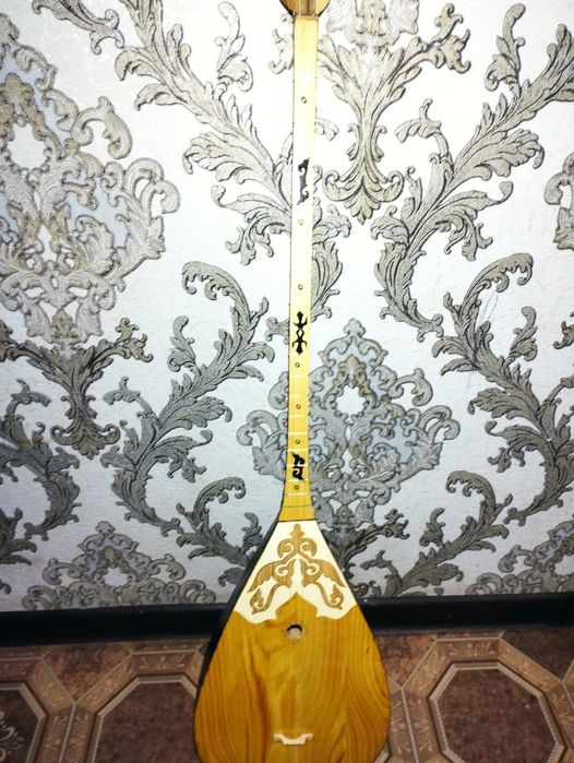 Домбыра сатылады Срочна бағасы 27000