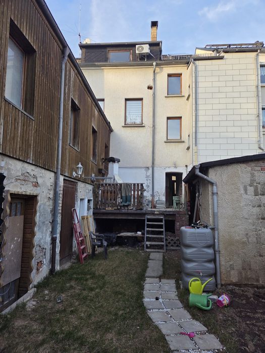 Casă Germania 210 mp + spațiu comercial 70 mp – aproape de Plauen