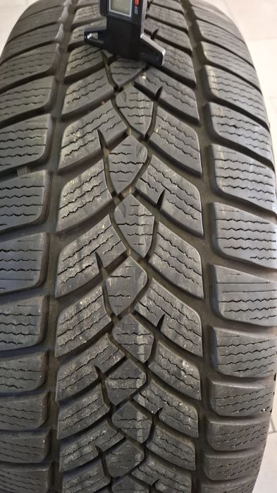 Единична зимна гума  Fulda 235 60 17