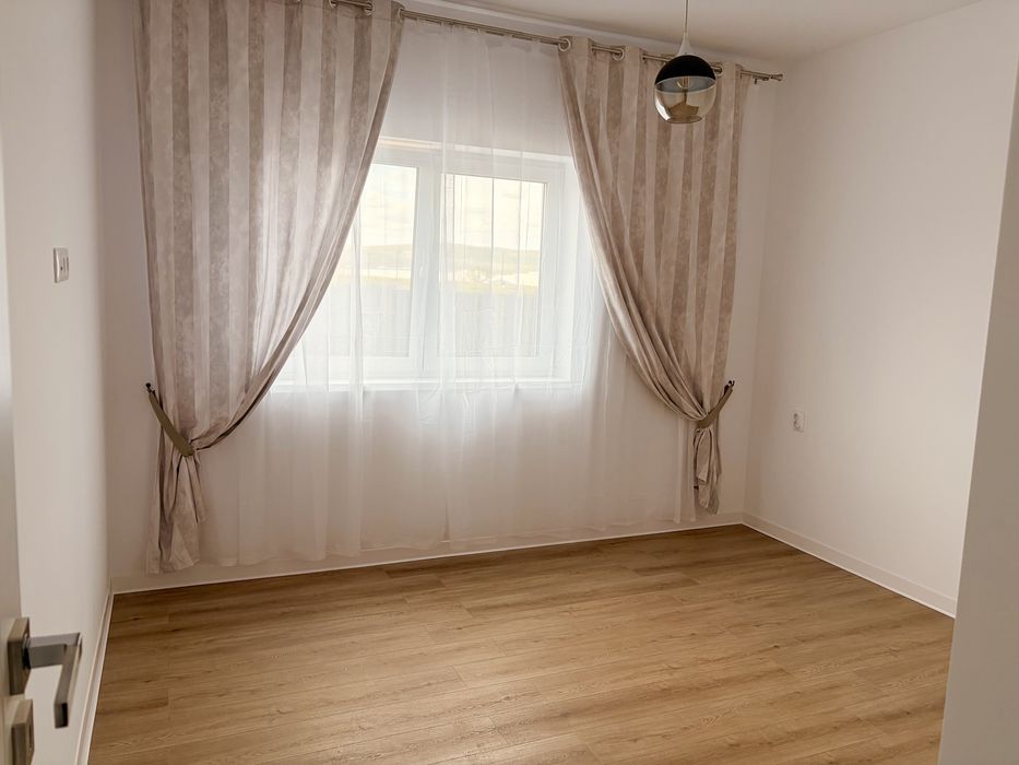 Apartament 3 camere zona Selimbar cu gradina de 87 mp