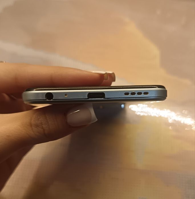 Телефон Vivo Y21