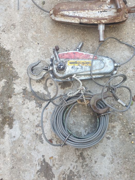 Ръчна лебедка с стоманено важе