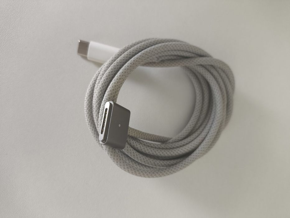 Продам оригинальный кабель magsafe для apple macbook air.