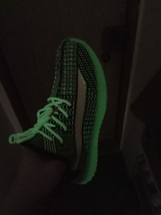 Продам кроссовки