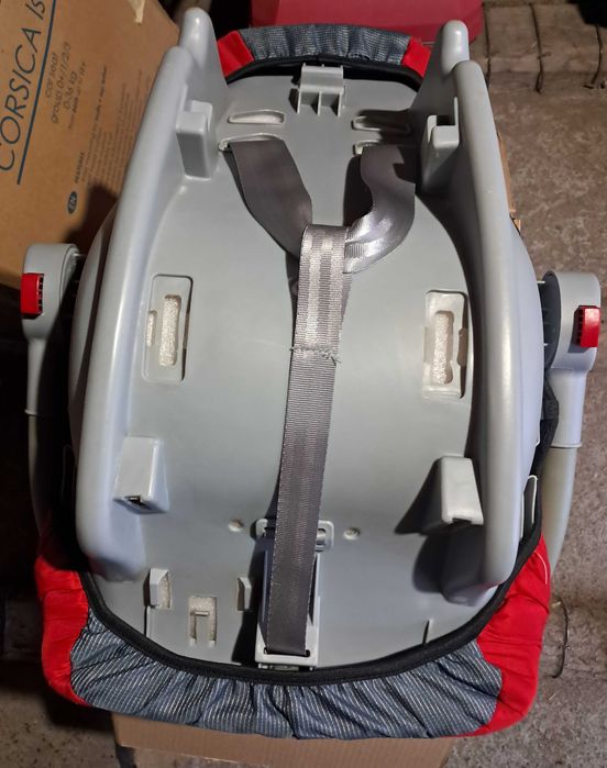 Столче за кола и кошница за носене на Chipolino.