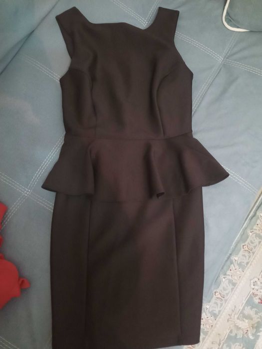 Каждое платье по 2000