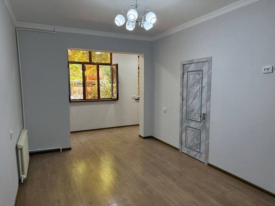 Чиланзар 19 с новым Евроремонтом 40 квадратов 1.5/6 балкон